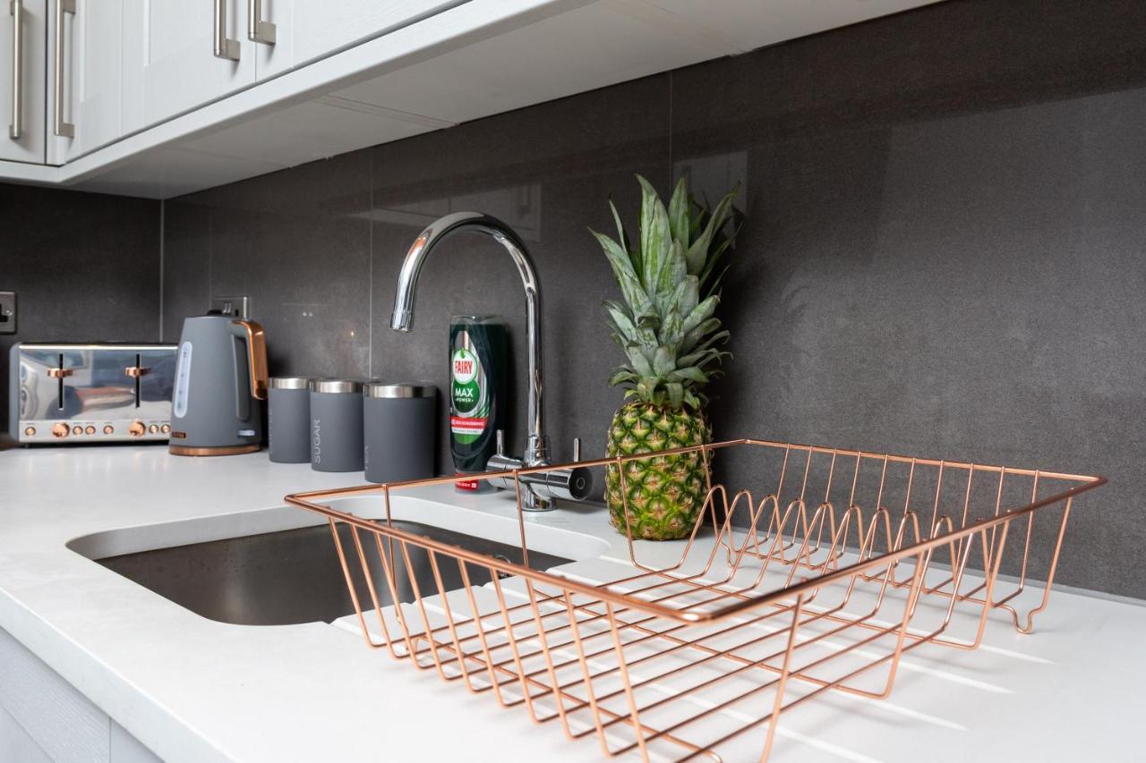 Bright Cheery 4 Bd Apartment By Brighton Station Экстерьер фото